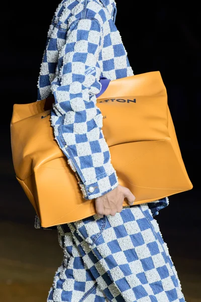 Look 91